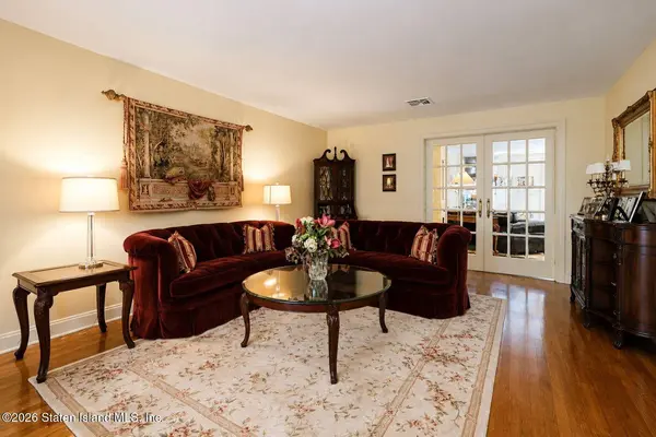 135 Overlook TER, Staten Island, NY 10305