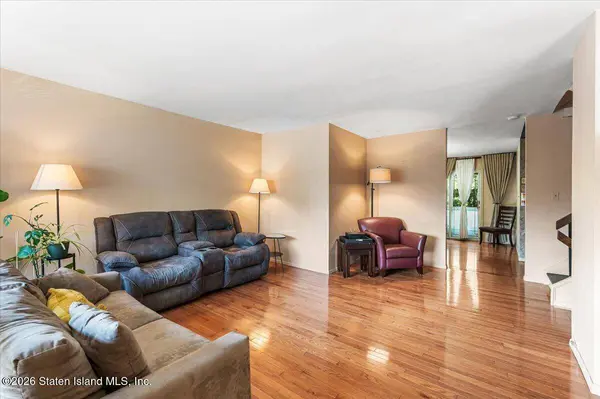 207 Dover GN, Staten Island, NY 10312