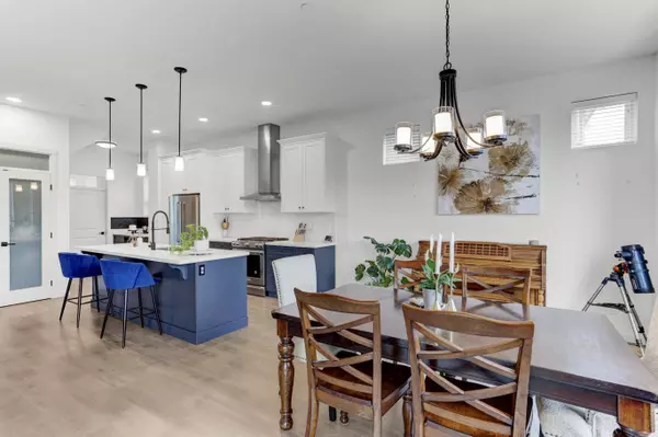 10597 Jackson RD, Maple Ridge, BC V2W 1G6