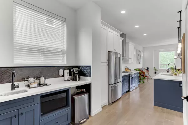 10597 Jackson RD, Maple Ridge, BC V2W 1G6