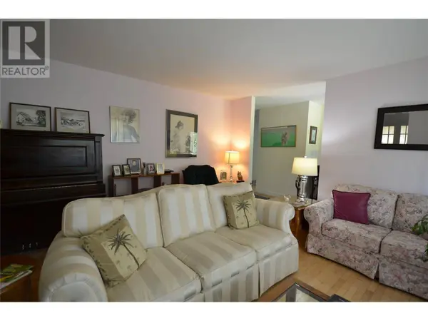 3915 Express Point Road, Scotch Creek, BC V0E1M5