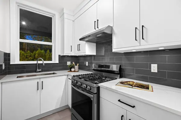 11048 243b ST, Maple Ridge, BC V2W 1H5