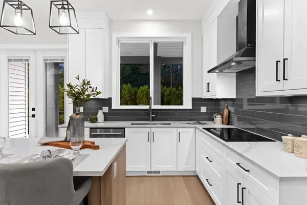 11048 243b ST, Maple Ridge, BC V2W 1H5