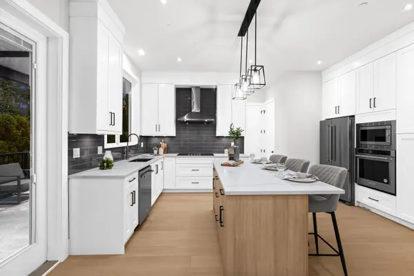 11048 243b ST, Maple Ridge, BC V2W 1H5