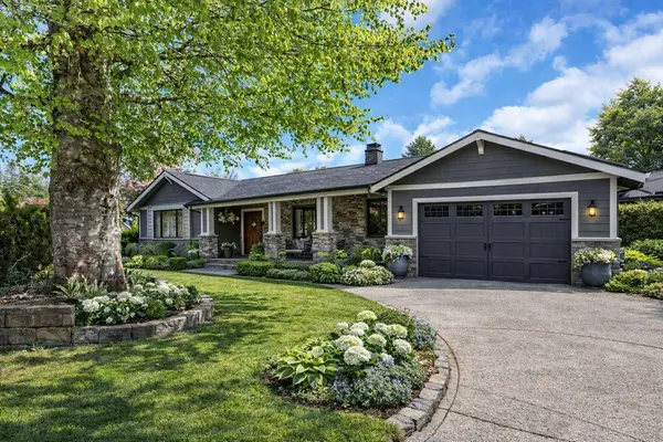 41520 Brennan RD, Squamish, BC V0N 3G0