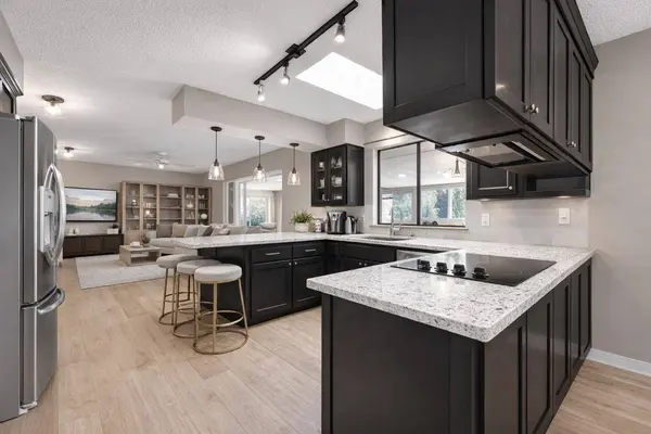 41520 Brennan RD, Squamish, BC V0N 3G0