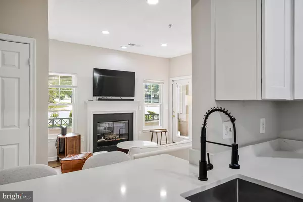 12001 TALIESIN PL #13, Reston, VA 20190