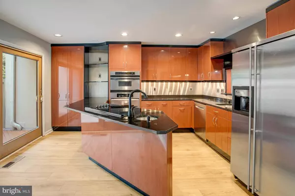 11653 NEWBRIDGE CT, Reston, VA 20191