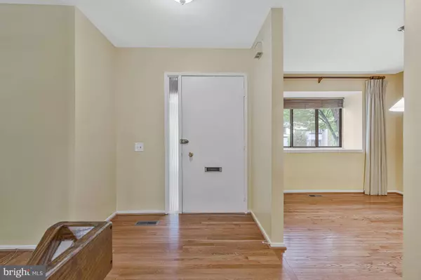 1635 BENTANA WAY, Reston, VA 20190