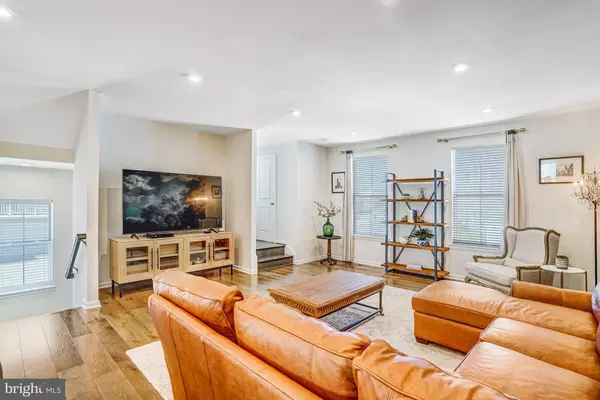 5019 LITTLE MARTHA WAY, Woodbridge, VA 22192