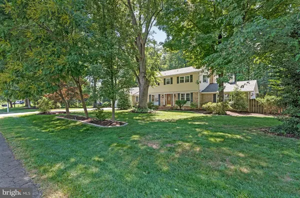 12005 WAYLAND ST, Oakton, VA 22124