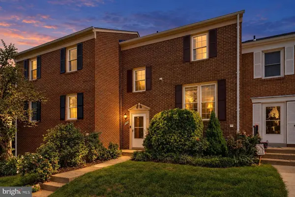 926 SHERWOOD CT, Sterling, VA 20164