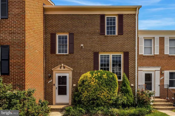 926 SHERWOOD CT, Sterling, VA 20164