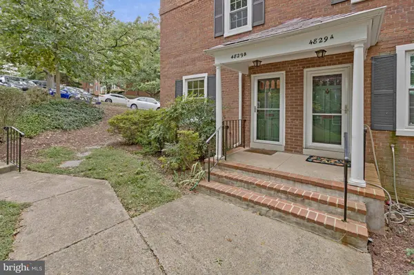 4829 28TH ST S #B, Arlington, VA 22206