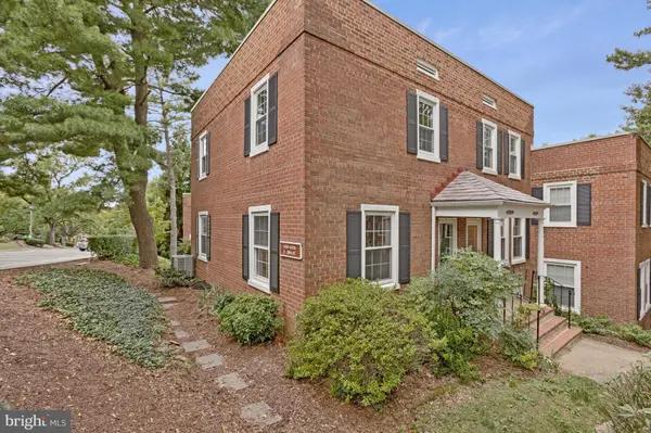 4829 28TH ST S #B, Arlington, VA 22206