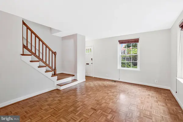 4829 28TH ST S #B, Arlington, VA 22206