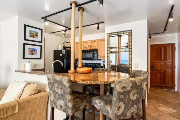 75-5888 ALII DR #A4, Kailua-Kona, HI 96740