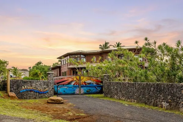 120 WOA RD, Hilo, HI 96720