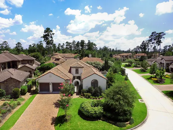 Which price bands in The Woodlands have the most inventory right now?,Julian Schwertz