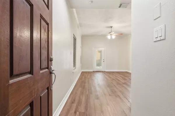 901 Mckinney Park LN, Houston, TX 77003