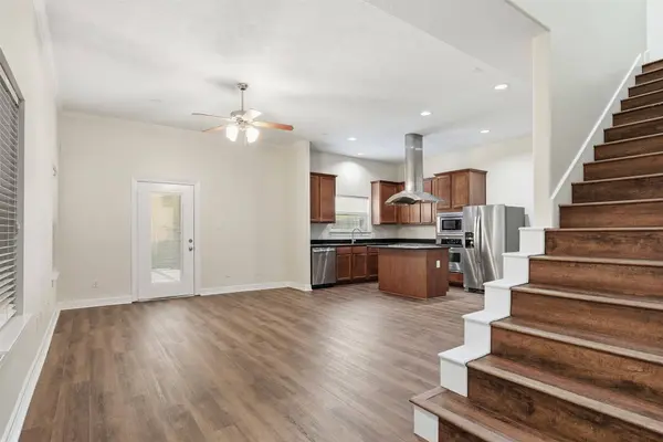 901 Mckinney Park LN, Houston, TX 77003