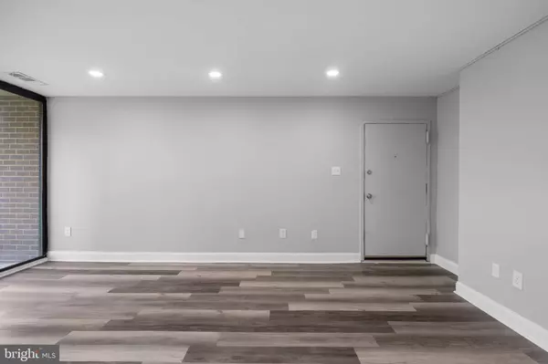 7975 RIGGS RD #5, Hyattsville, MD 20783