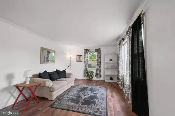 735 CLIFFEDGE, Baltimore, MD 21208