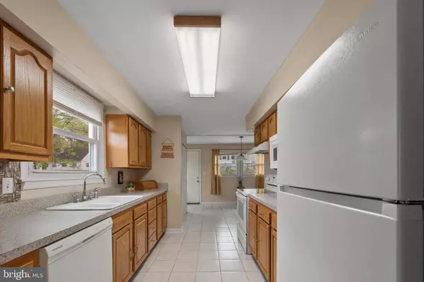 735 CLIFFEDGE, Baltimore, MD 21208