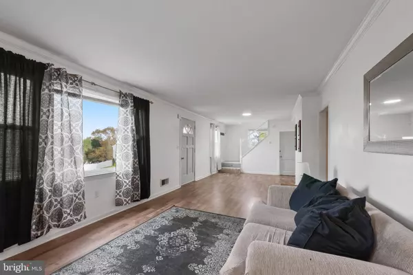 735 CLIFFEDGE, Baltimore, MD 21208