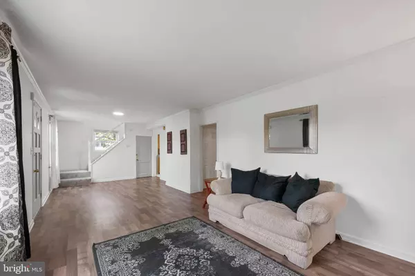 735 CLIFFEDGE, Baltimore, MD 21208