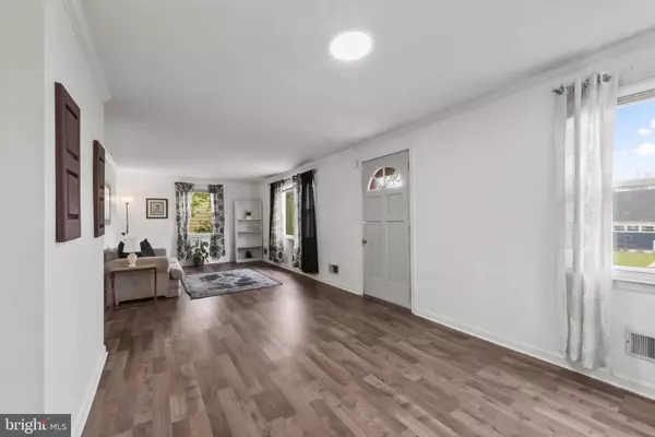 735 CLIFFEDGE, Baltimore, MD 21208