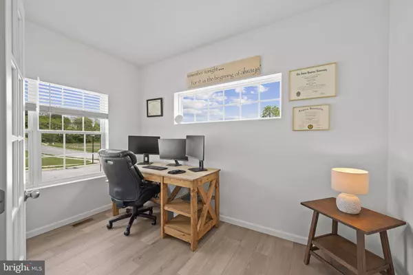 13 BANEBERRY ST, Stewartstown, PA 17363