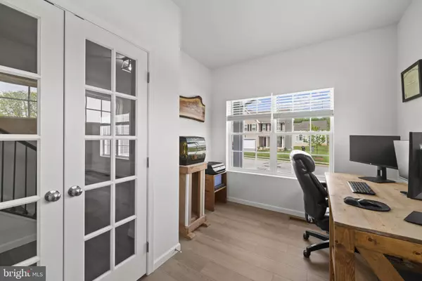 13 BANEBERRY ST, Stewartstown, PA 17363