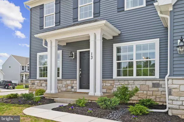 13 BANEBERRY ST, Stewartstown, PA 17363