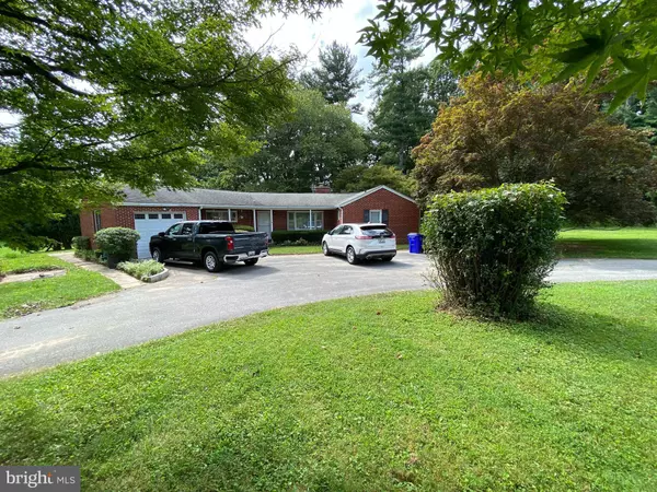 900 HOODS MILL RD, Cooksville, MD 21723