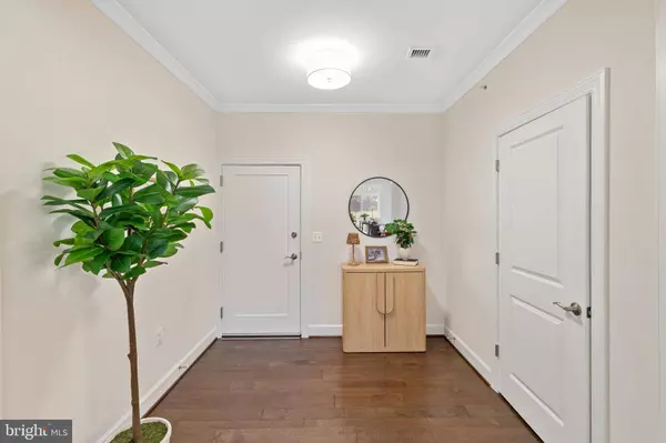 10520 RESORT RD #304, Ellicott City, MD 21042