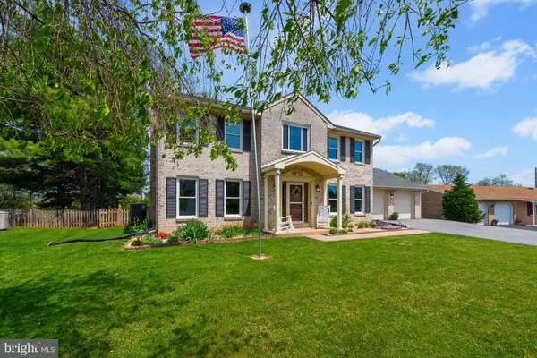 10 CARRIAGE HILL DR, Hagerstown, MD 21742