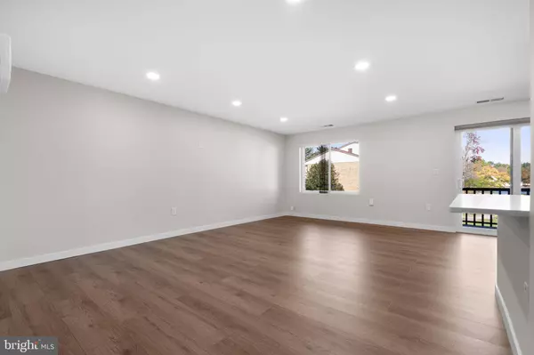 10053 WINDSTREAM DR #3, Columbia, MD 21044