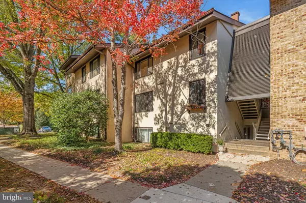 10053 WINDSTREAM DR #3, Columbia, MD 21044