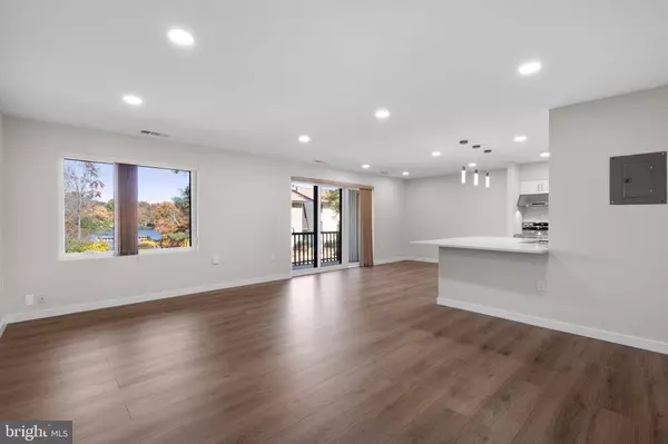 10053 WINDSTREAM DR #3, Columbia, MD 21044