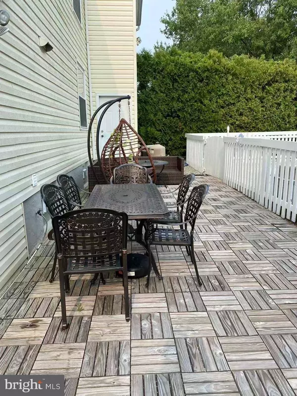 8614 SAXON CIR, Baltimore, MD 21236