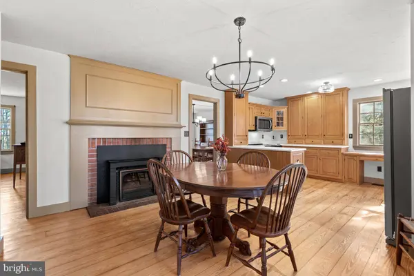2472 FAIRWAY OAKS CT, Hampstead, MD 21074