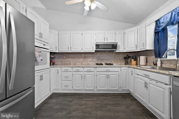 11 YORKTOWNE CT, Littlestown, PA 17340