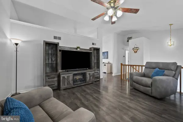 11 YORKTOWNE CT, Littlestown, PA 17340