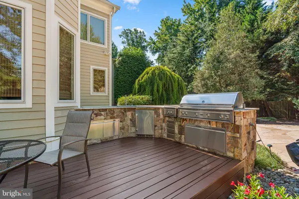 370 EAGLE HILL RD, Pasadena, MD 21122