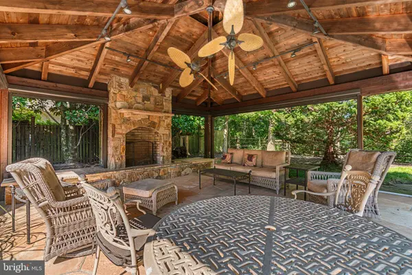 370 EAGLE HILL RD, Pasadena, MD 21122