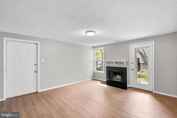 3925 GREENCASTLE RD #103, Burtonsville, MD 20866
