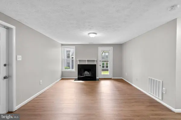 3925 GREENCASTLE RD #103, Burtonsville, MD 20866