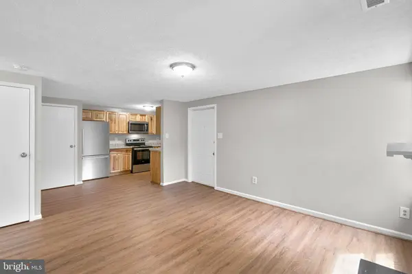 3925 GREENCASTLE RD #103, Burtonsville, MD 20866