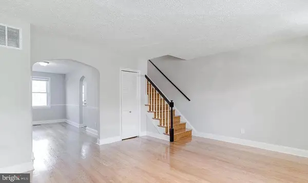 1046 ELM RD, Halethorpe, MD 21227